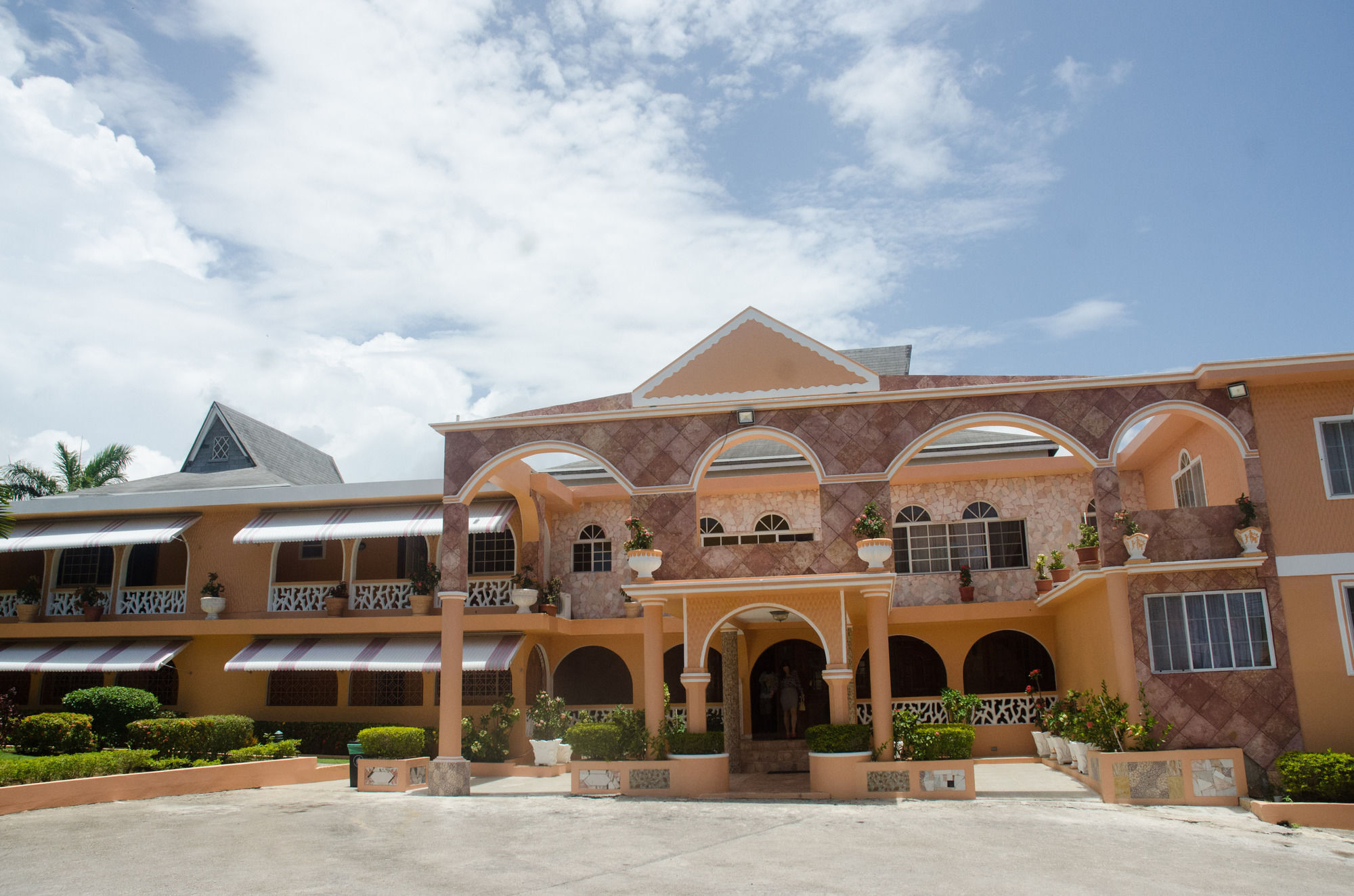 Guest House Villa Royal Montego Bay Exterior photo